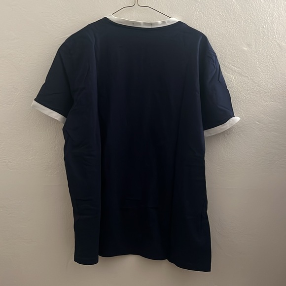 "Fred Perry" - Big Logo Tee - Large - Picture 4 of 4